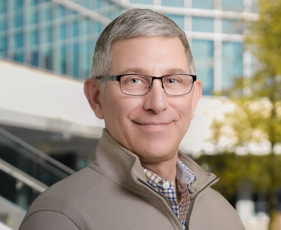 Headshot of Steve Zoeller.